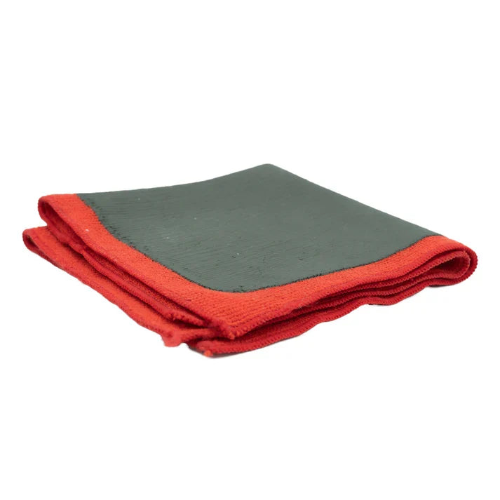 3D detailing clay towel folded, with a gray polymer face and a red microfiber border