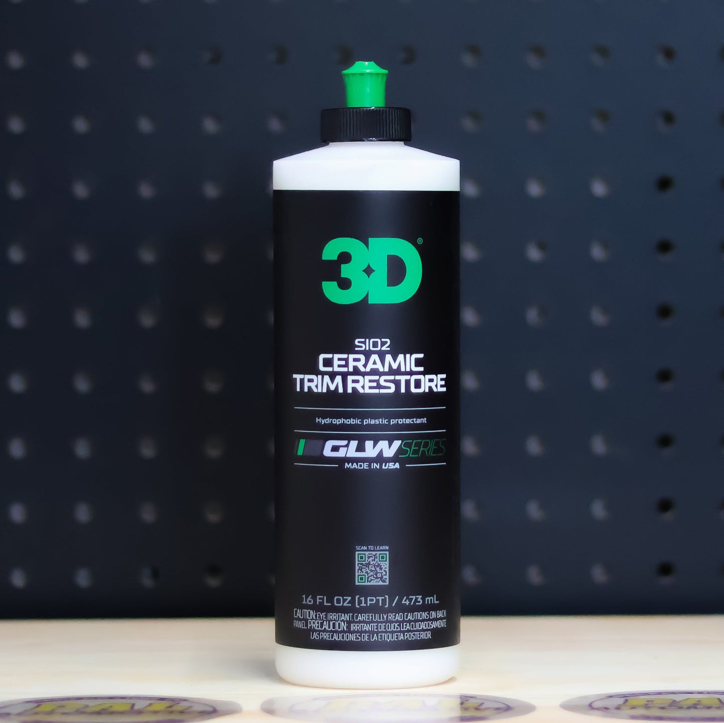 3D GLW SiO2 Ceramic Trim Restore 16 oz black bottle with green flip cap