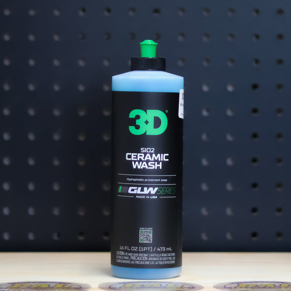 3D GLW SiO2 Ceramic Wash pint bottle, black GLW Series label with green flip cap
