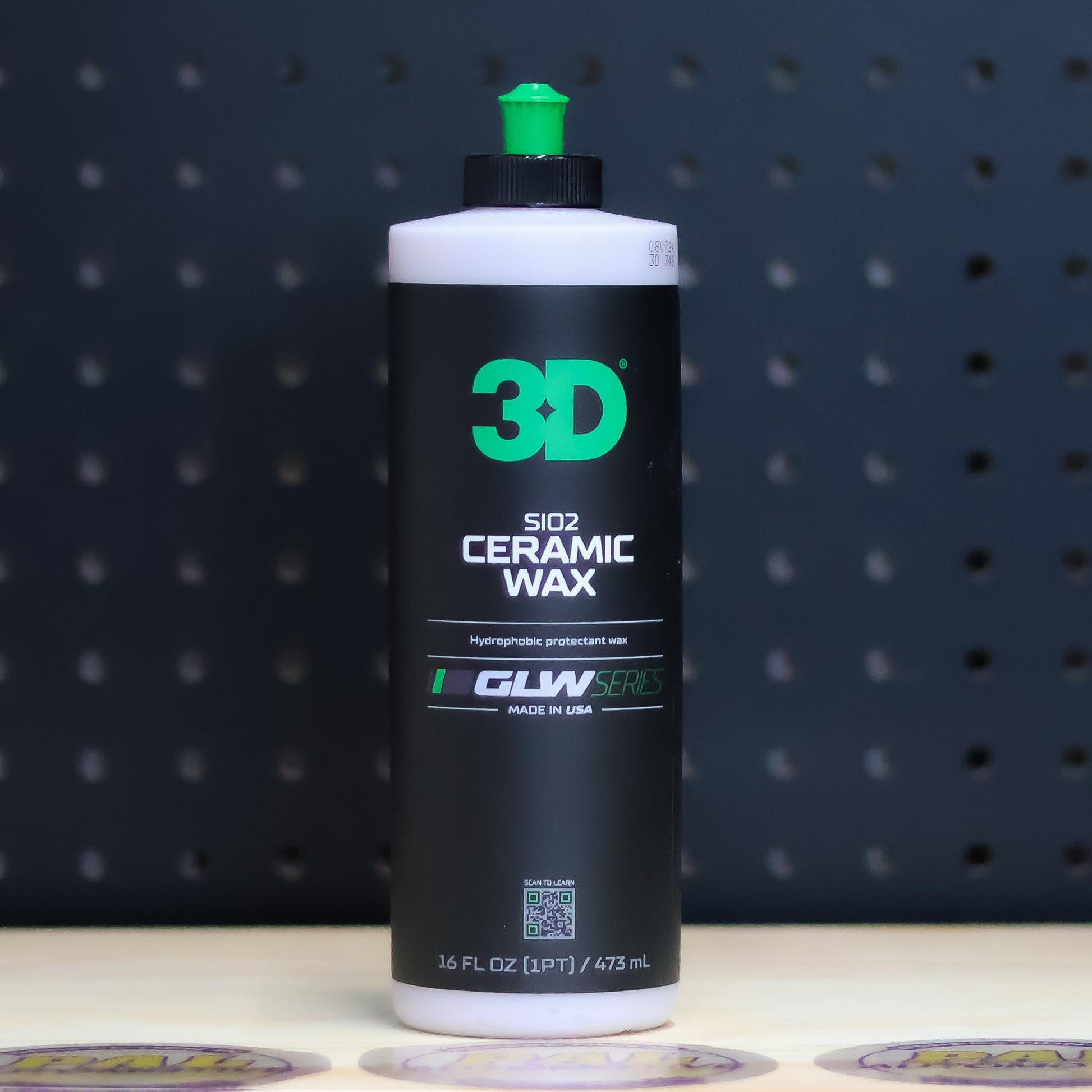 3D GLW SiO2 Ceramic Wax 16 oz black bottle with green flip cap