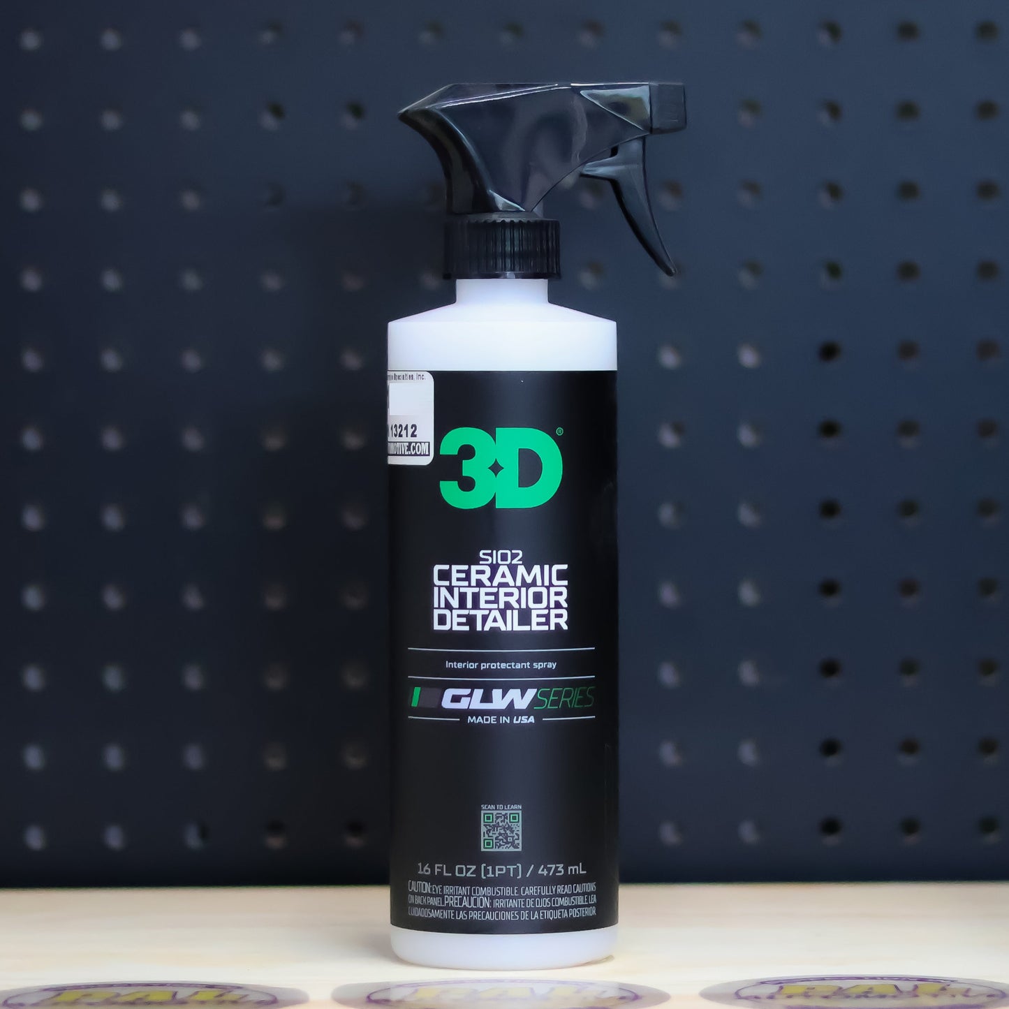 3D GLW SiO2 Ceramic Interior Detailer 16 oz black trigger spray bottle with green 3D logo