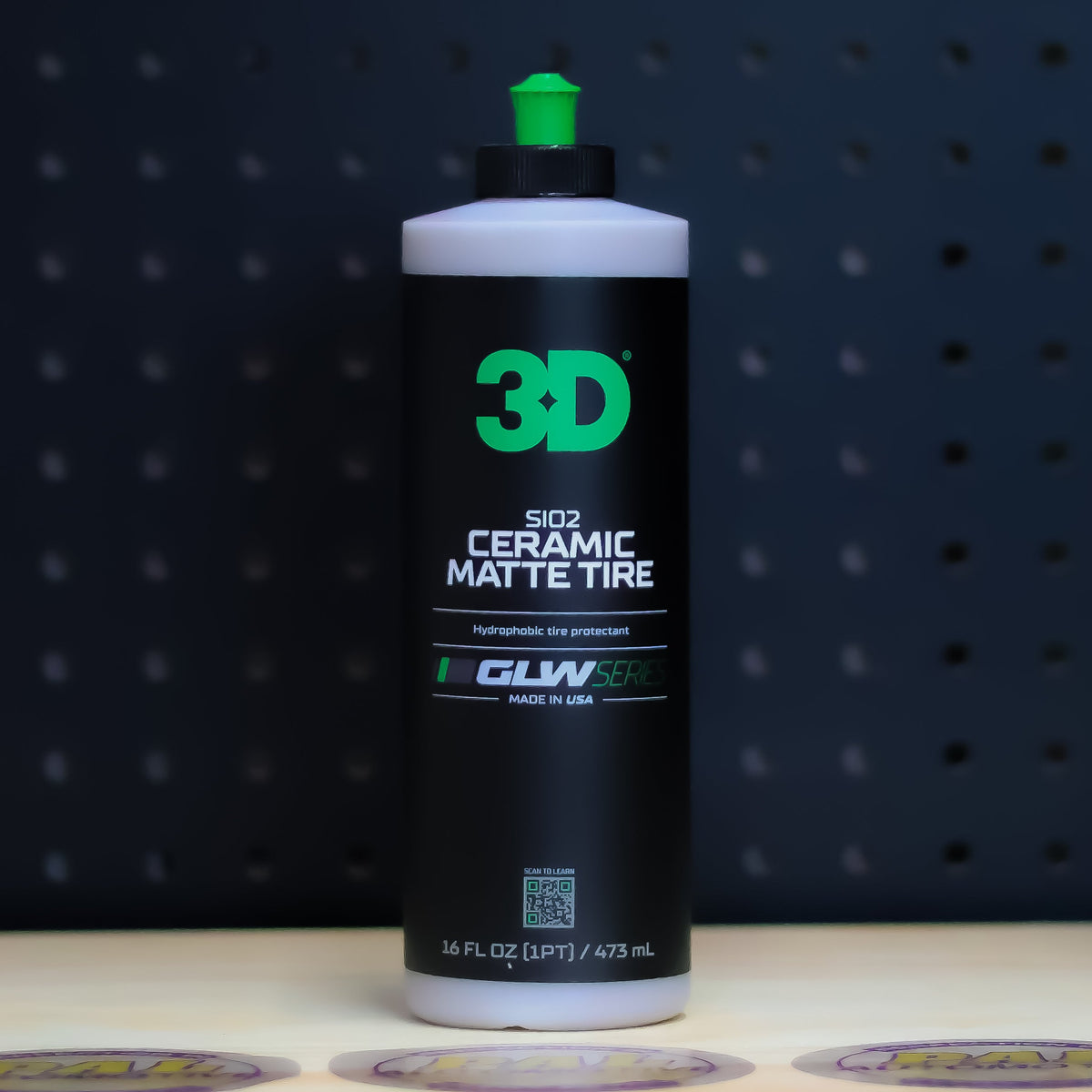 3D GLW SiO2 Ceramic Matte Tire 16 oz bottle, black bottle with green flip cap and GLW Series label