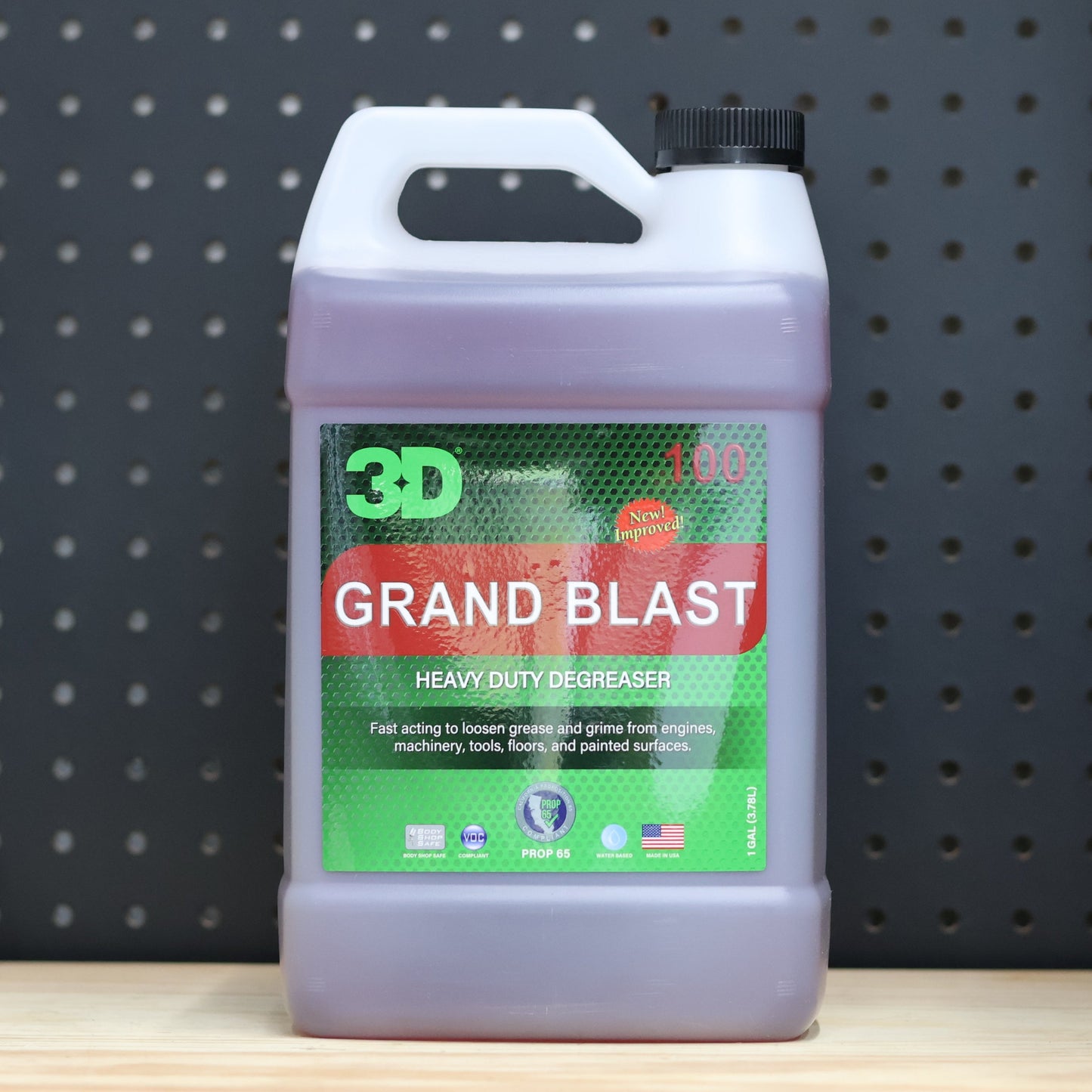 3D Grand Blast Heavy Duty Degreaser one gallon jug with a green and red label