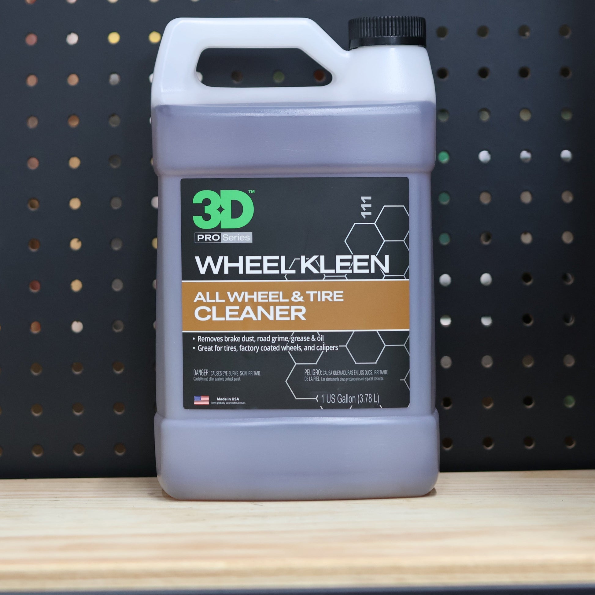 3D Wheel Kleen all wheel and tire cleaner in a one gallon jug of purple liquid with a white handle