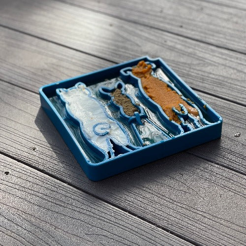 Waiting Dogs eTray Shallow Slow Feeder Bowl