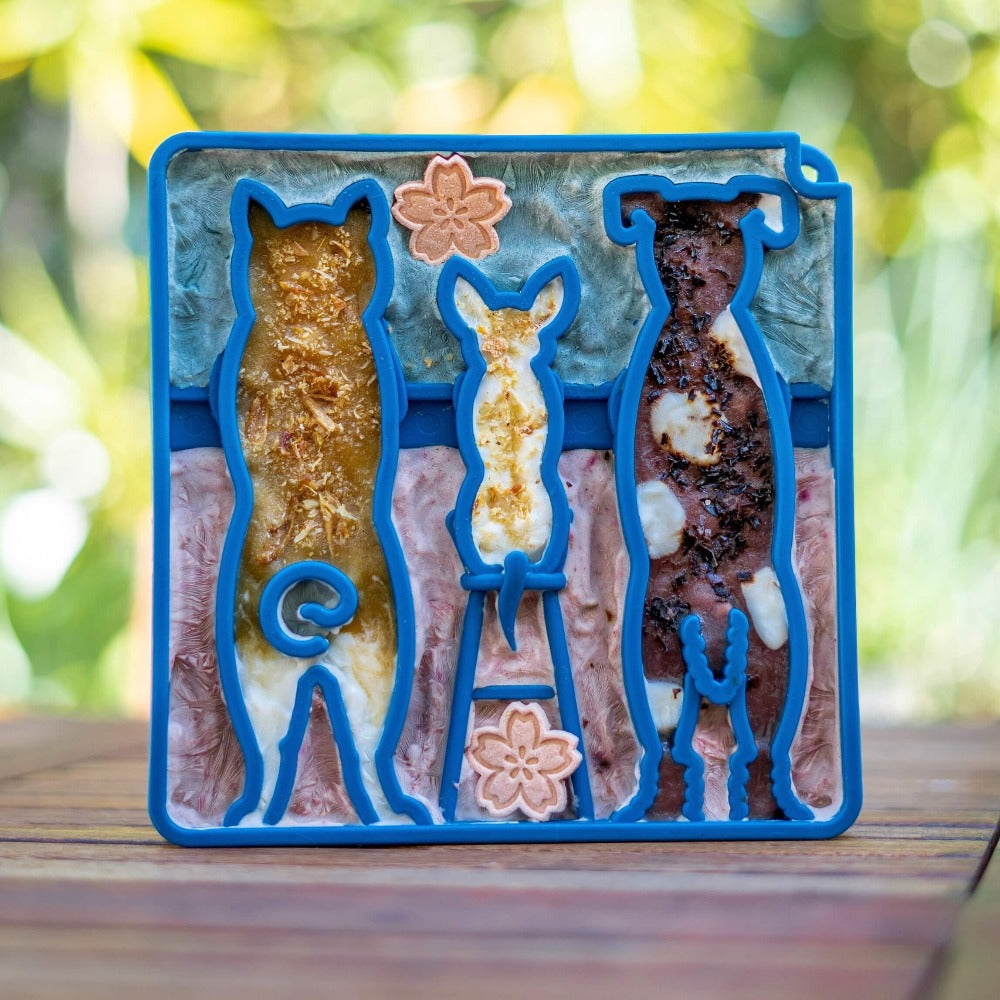Waiting Dogs eTray Shallow Slow Feeder Bowl