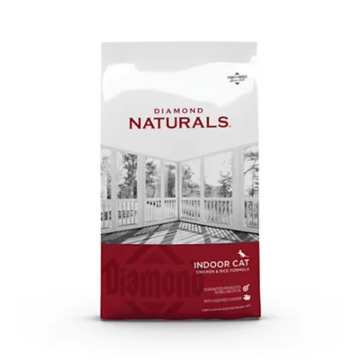 Bag of Diamond Naturals Indoor Chicken and Rice dry cat food.
